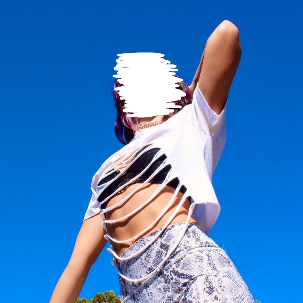 ✨CROPPED WHITE CROP T SHIRT✨